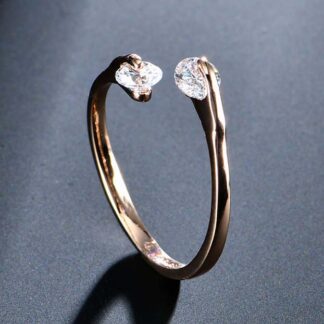 Elegancki pierścień Dora